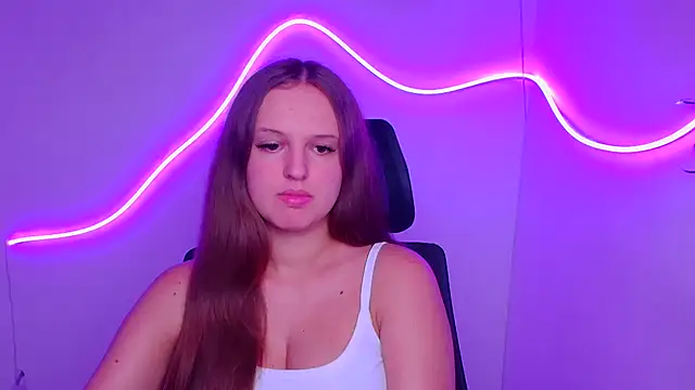 Aurora White online show from 09.18.25