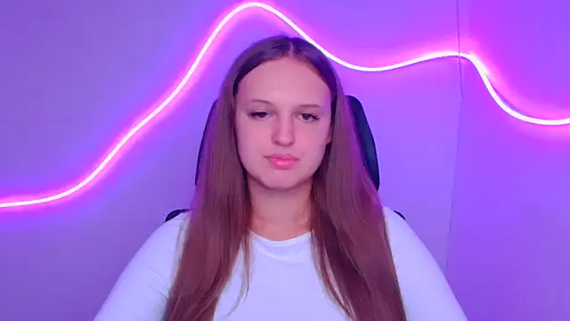 Aurora White online show from 09.19.25