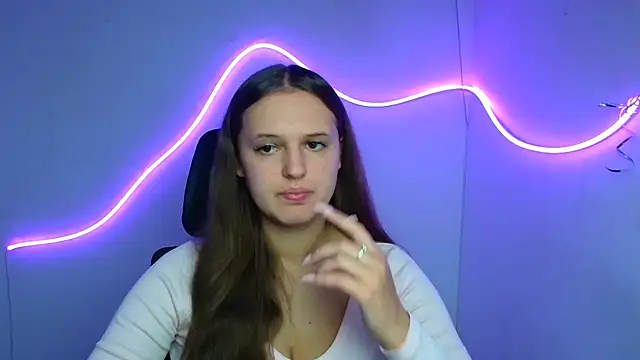 Aurora White online show from 09.27.25