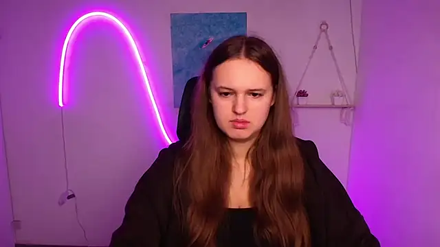 Aurora White online show from 10.11.25