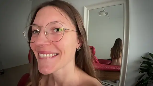 Snapshot of Scorpion_Peach chatting on 11.01.25 Scorpion Peach online show from 11.01.25