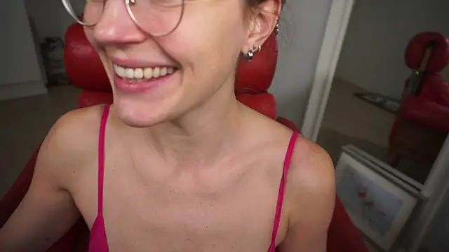 Snapshot of Scorpion_Peach chatting on 11.06.25 Scorpion Peach online show from 11.06.25