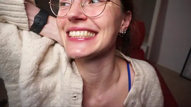 Scorpion Peach online show from 12.02.25