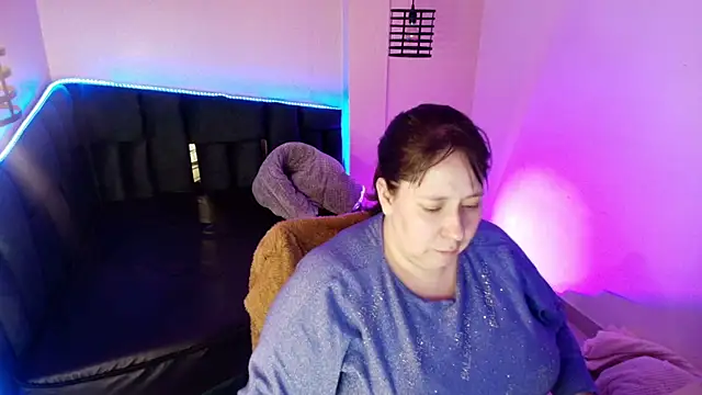  Emily rosee  online show from 12.04.25