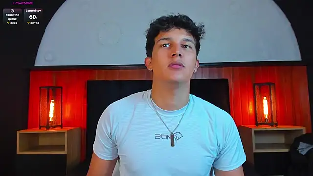 Snapshot of Leo_Savage_ chatting on 05.19.26 Leo Savage online show from 05.19.26