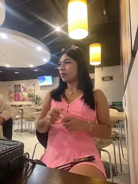 LiaSaenz27 online show from 10.15.25