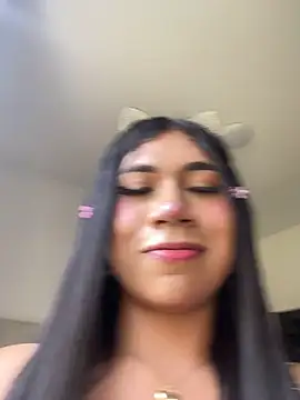 LiaSaenz27 online show from 10.18.25