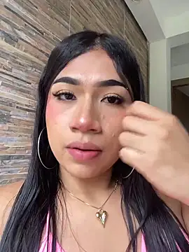 LiaSaenz27 online show from 10.27.25