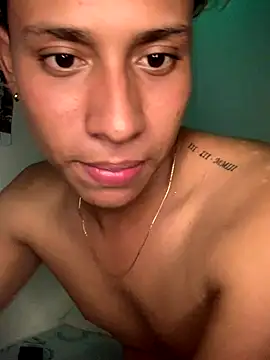 Snapshot of Patrick_Hott_ chatting on 10.28.25 Patrick Hott online show from 10.28.25