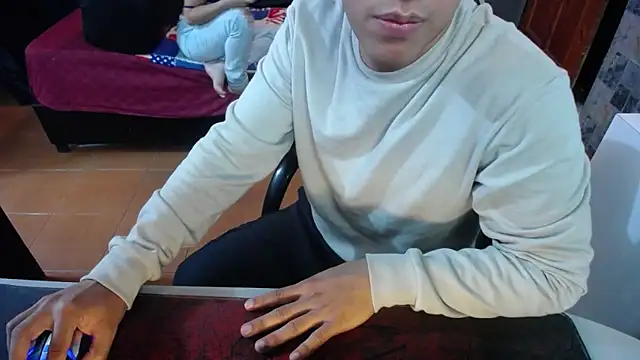 Little Kmi online show from 10.27.25