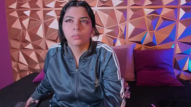 emily-santoss online show from 10.03.25