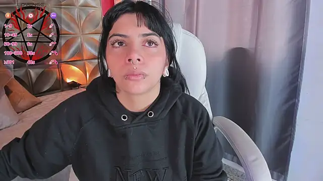 emily-santoss online show from 10.06.25