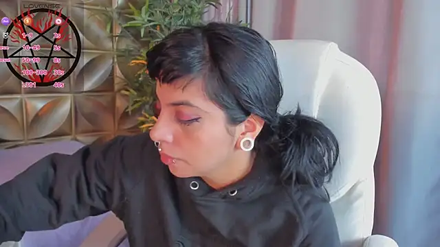 emily-santoss online show from 10.10.25