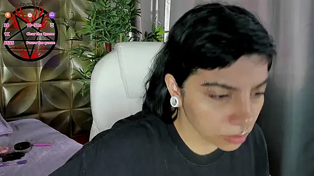 emily-santoss online show from 10.18.25