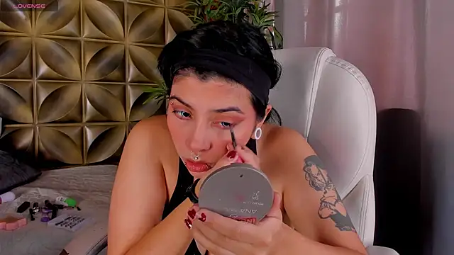 emily-santoss online show from 10.24.25