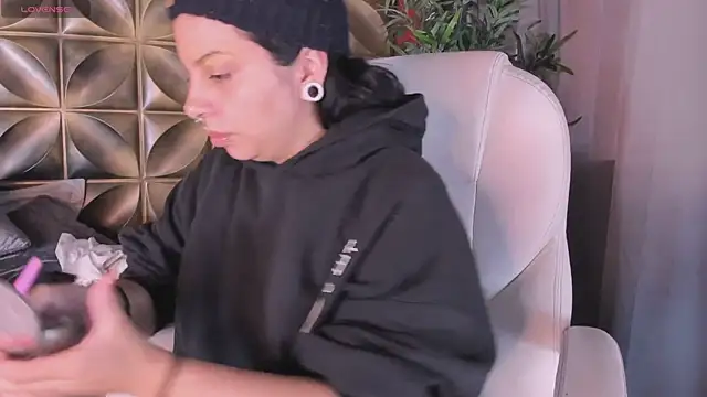 emily-santoss online show from 10.25.25