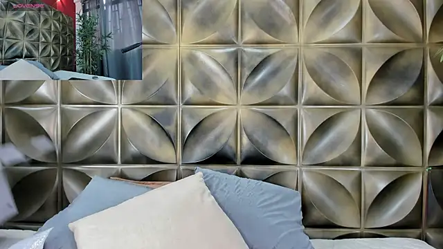 emily-santoss online show from 10.31.25