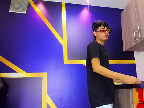 gustavo saaled19  online show from 09.14.25