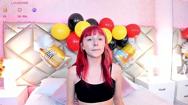 Snapshot of dafnne_hall chatting on 09.25.25 dafnne hall online show from 09.25.25