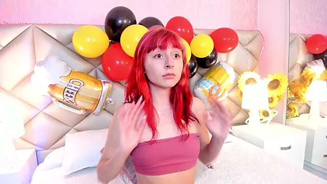 Snapshot of dafnne_hall chatting on 09.27.25 dafnne hall online show from 09.27.25