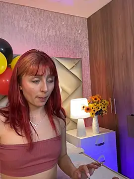 Snapshot of dafnne_hall chatting on 09.27.25 dafnne hall online show from 09.27.25