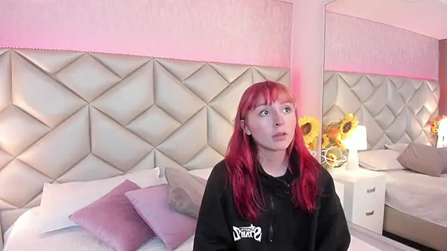 Snapshot of dafnne_hall chatting on 10.07.25 dafnne hall online show from 10.07.25