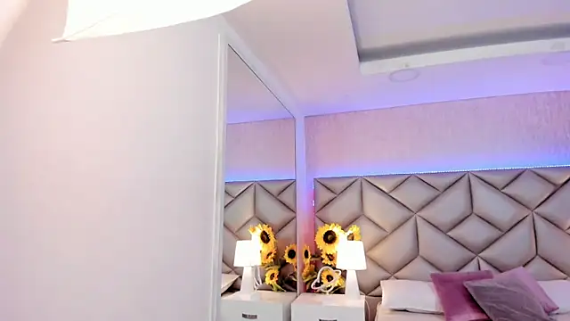 Snapshot of dafnne_hall chatting on 10.09.25 dafnne hall online show from 10.09.25