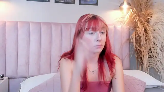 Snapshot of dafnne_hall chatting on 10.11.25 dafnne hall online show from 10.11.25