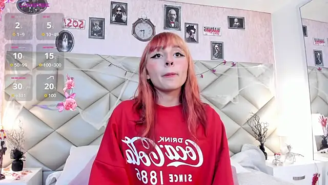 Snapshot of dafnne_hall chatting on 10.18.25 dafnne hall online show from 10.18.25