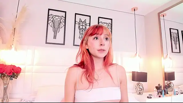 Snapshot of dafnne_hall chatting on 10.18.25 dafnne hall online show from 10.18.25