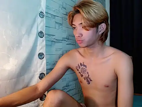 Snapshot of addicted_to_alex chatting on 02.23.26 addicted to alex online show from 02.23.26