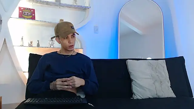 THREE GUYS HOT online show from 09.16.25