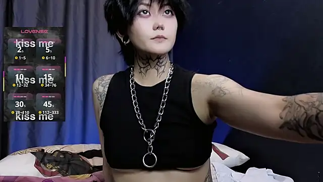 Snapshot of GothXRaven chatting on 10.17.25 GothXRaven online show from 10.17.25