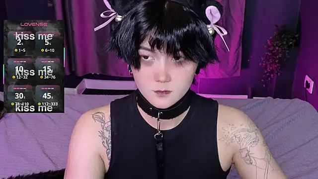 Snapshot of GothXRaven chatting on 10.22.25 GothXRaven online show from 10.22.25