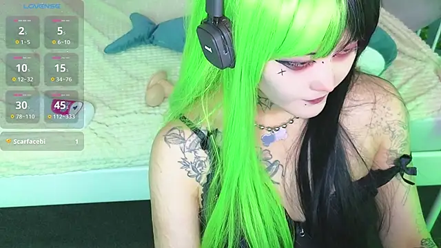 Snapshot of GothXRaven chatting on 11.07.25 GothXRaven online show from 11.07.25