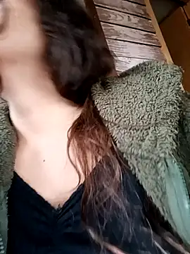 BomBomLuu online show from 12.13.25