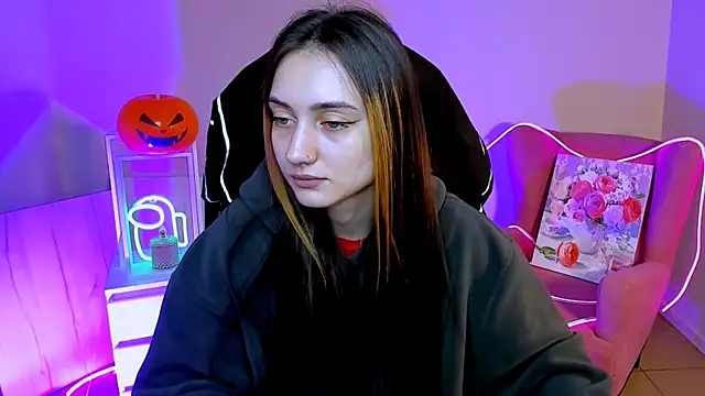 olivianorton online show from 10.24.25