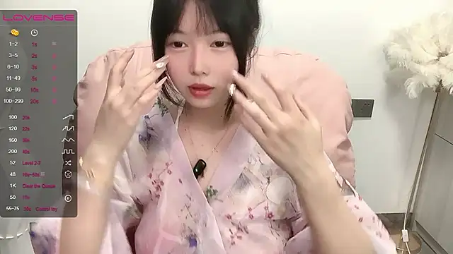 A SR 002 online show from 10.03.25