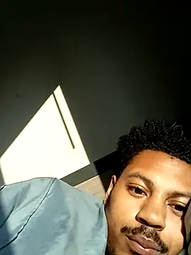 Snapshot of Yungandhungd chatting on 09.19.25 Yungandhungd online show from 09.19.25