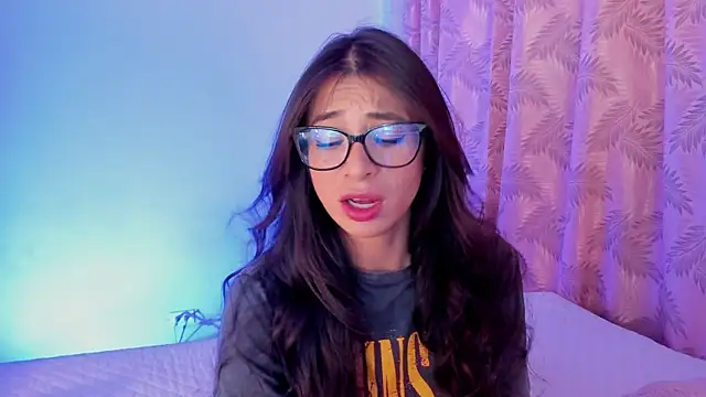 Snapshot of riley_bensongh chatting on 09.26.25 riley bensongh online show from 09.26.25