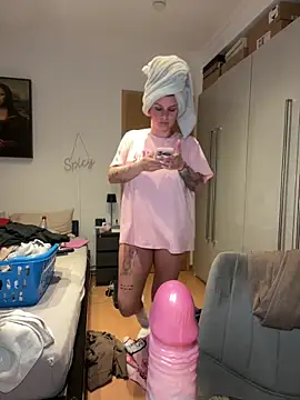 OliviaaFischer online show from 02.10.26