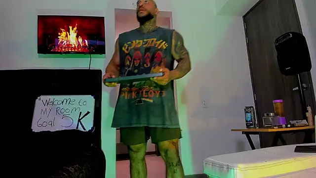 Snapshot of Andrew_Johnnson chatting on 09.21.25 Andrew Johnnson online show from 09.21.25