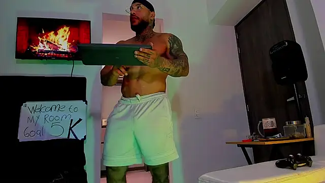 Snapshot of Andrew_Johnnson chatting on 09.23.25 Andrew Johnnson online show from 09.23.25