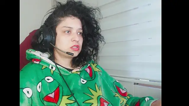 Snapshot of miss_carmila1 chatting on 09.24.25 miss carmila1 online show from 09.24.25