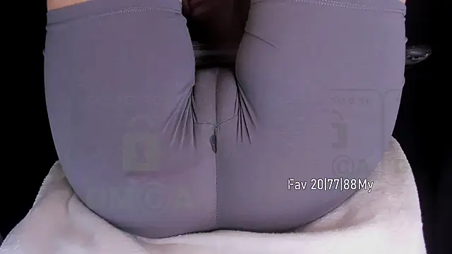 Cameltoe squirt inPants online show from 12.22.24