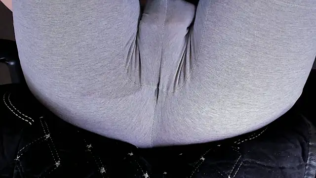 Cameltoe squirt inPants online show from 10.07.25