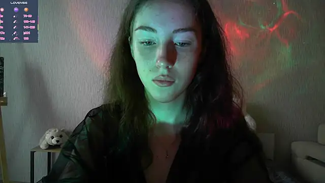 Snapshot of eskatmi chatting on 09.26.25 eskatmi online show from 09.26.25