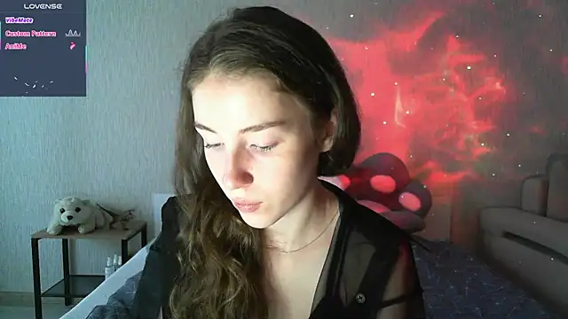 Snapshot of eskatmi chatting on 10.14.25 eskatmi online show from 10.14.25