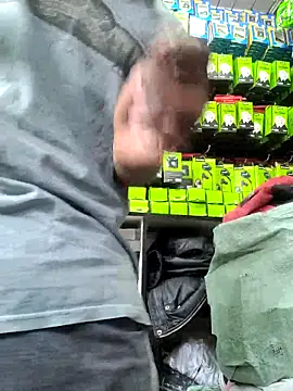 Snapshot of sweetdickboy2 chatting on 09.18.25 sweetdickboy2 online show from 09.18.25