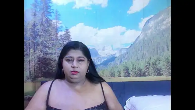 Snapshot of indianhoney694u chatting on 02.12.26 indianhoney694u online show from 02.12.26